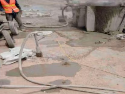 南明水泥混凝土路面板底注浆技术 路面脱空注浆整治方案